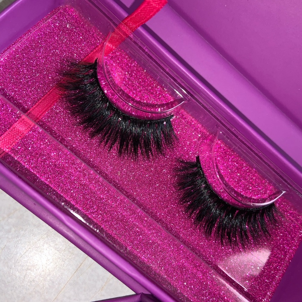 Mink Eyelashes - Picture 2 of 3